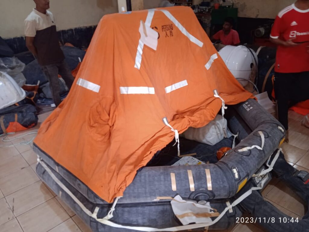 Leading Life Raft Service Company Equipment Testing